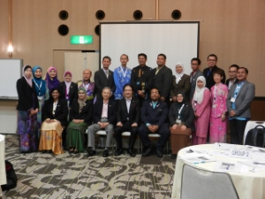 写真：マレーシア政府の皆さんと