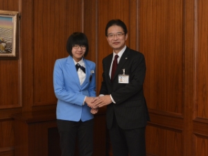 写真：津中央ライオンズクラブ交換留学生 来訪