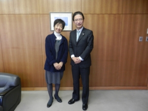 写真:至学館大学 谷岡郁子学長 訪問