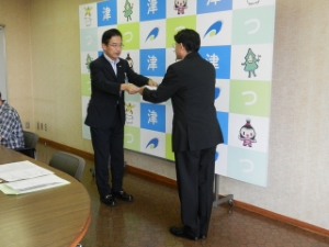 写真:津市文化振興審議会への諮問