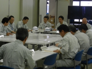 写真：職員非常参集訓練、図上初動訓練