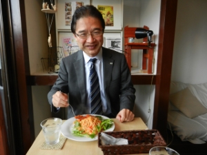 写真：ミワモ・カフェ訪問