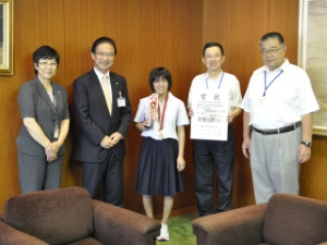 写真：津市立芸濃中学校3年生の藤崎暖乃さん