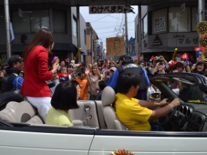 写真：吉田沙保里選手凱旋パレード1