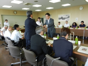 写真：津市環境審議会委員委嘱式