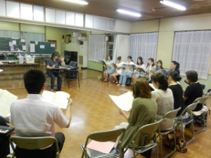 写真：合唱団「うたおに」練習会場訪問