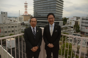 写真:市長と速水正美さん