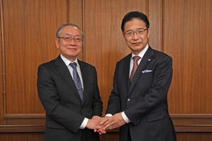 写真:市長と東福寺一郎さん