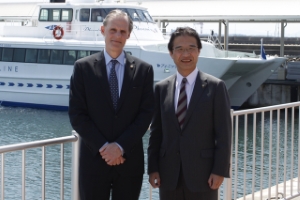 写真:市長とクリスチャン・マセさん