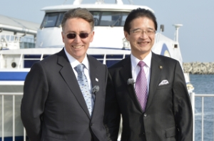 写真:市長とウルス・ブーヘルさん