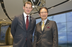 写真:市長とピエール・モデさん