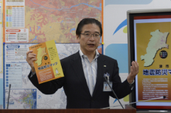 動画サムネイル:平成28年5月18日定例記者会見