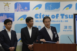 動画サムネイル:平成28年8月3日定例記者会見