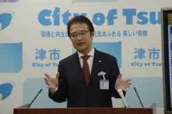 動画サムネイル:平成28年12月22日定例記者会見