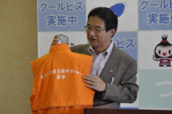 写真：平成25年6月21日定例記者会見の様子