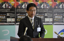 写真:平成24年2月20日定例記者会見の様子