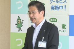 写真:平成24年6月1日定例記者会見の様子