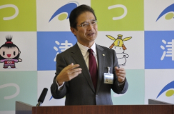 写真:平成24年12月3日定例記者会見の様子