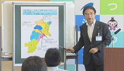 写真:平成23年7月8日定例記者会見の様子