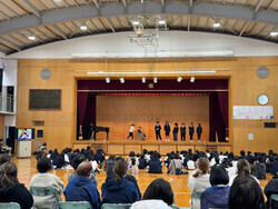 写真：ユニバーサルデザイン（UD）に関する発表・啓発活動の様子1