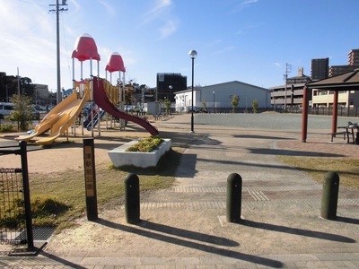 写真：津駅前公園