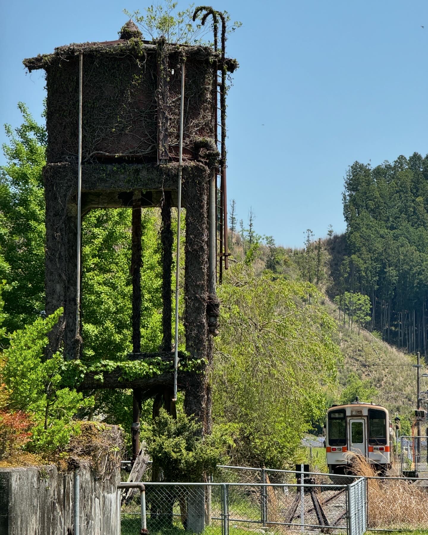 写真：旧国鉄伊勢奥津駅給水塔1