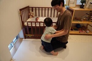 写真：育児の様子