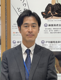 写真：先輩社員（人事課）