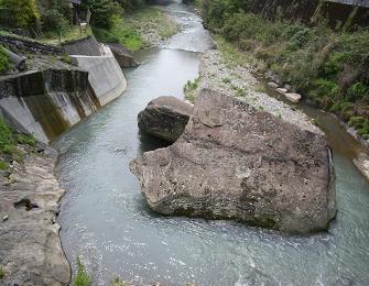 写真：立岩（たていわ）