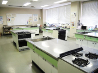 写真:栄養実習室