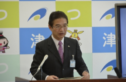 写真：平成26年1月17日臨時記者会見の様子