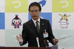 写真：平成26年1月30日臨時記者会見の様子