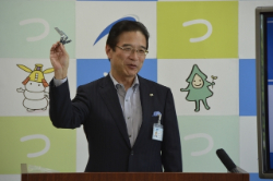 写真：平成26年6月20日定例記者会見の様子