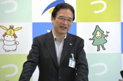 写真：平成26年7月1日定例記者会見の様子