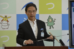 写真：平成26年7月16日定例記者会見の様子