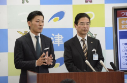 写真：平成26年10月17日定例記者会見の様子