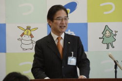 写真：平成26年12月17日定例記者会見の様子