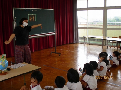 写真：鈴鹿国際大学の方との交流