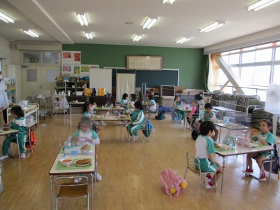 写真：給食の様子