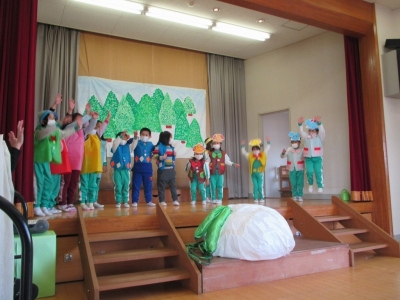 写真：園での生活の様子を参観