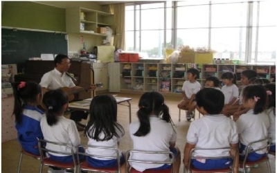 写真：校長先生が幼稚園に来園