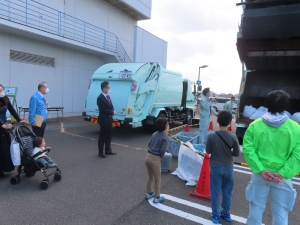 写真：環境フェスタパッカー車