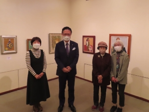 写真：第45回新美会展鑑賞