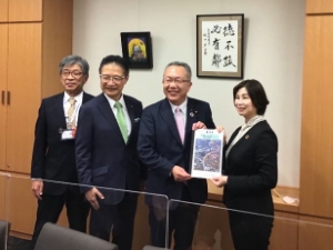 写真：中勢バイパス期成同盟会中川康洋議員要望活動