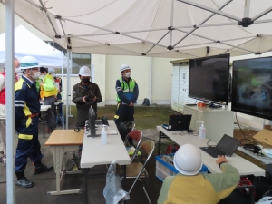 写真：本部テント