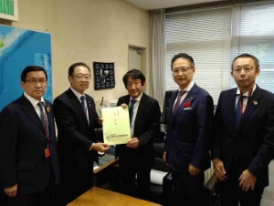 写真：丹羽道路局長