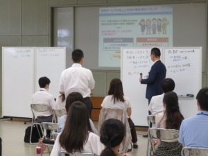 写真:令和4年度「2年目職員研修」講話