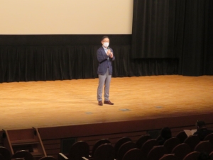 写真：平和を考える市民のつどい挨拶