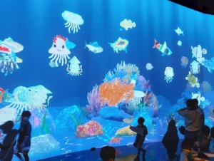 写真：チームラボ水族館