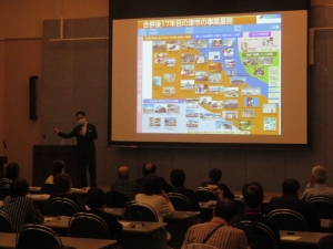 写真:第12期ふれあいカレッジ開講式 講話1